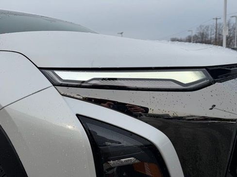 Used 2025 Chevrolet Equinox ACTIV image 10