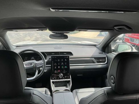 Used 2026 GMC Terrain Elevation w/ Elevation Premium Package image 7