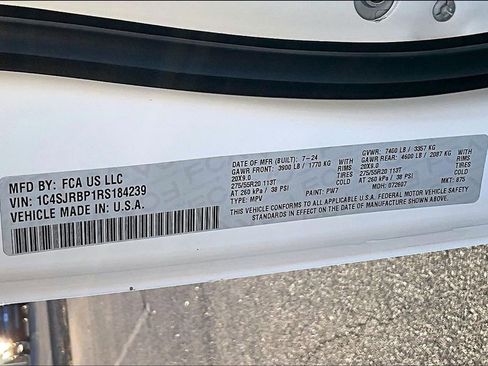 Used 2024 Jeep Wagoneer L Series II w/ Flexible Seating Group image 14