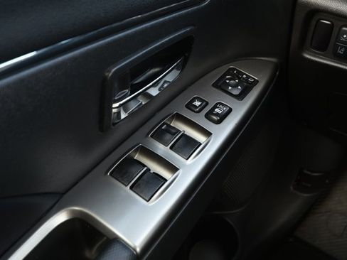 Used 2024 Mitsubishi Outlander Sport SE image 18