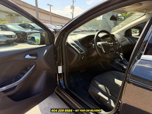 Used 2014 Ford Focus Titanium FWD image 22