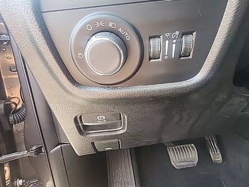 Used 2023 Jeep Grand Cherokee L Laredo w/ Luxury Tech Group I AWD/4WD image 18
