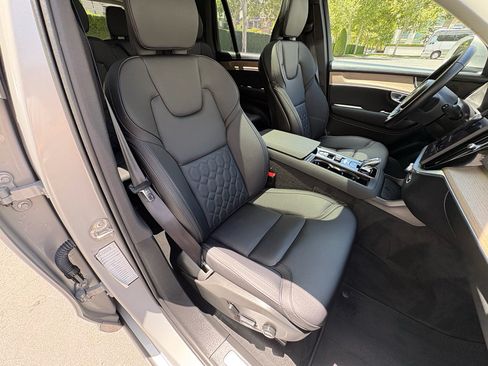 Used 2025 Volvo XC90 B6 Plus AWD/4WD image 27