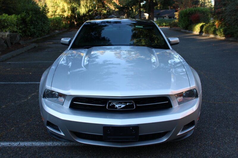 Used 2010 Ford Mustang Premium RWD image 9