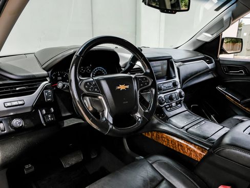 Used 2019 Chevrolet Suburban Premier RWD image 22