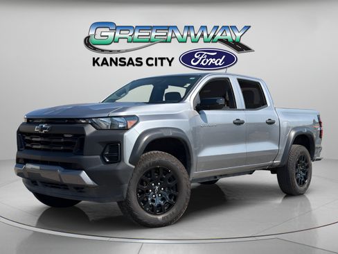 Used 2026 Chevrolet Colorado Trail Boss AWD/4WD image 4