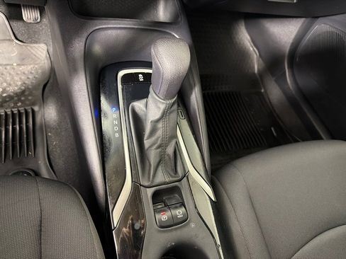 Used 2022 Toyota Corolla LE image 15