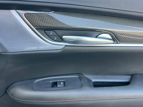 Used 2022 Cadillac XT5 Sportv w/ LPO, ONYX Package image 20