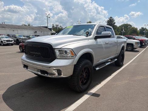 Used 2015 RAM 1500 Laramie AWD/4WD image 4