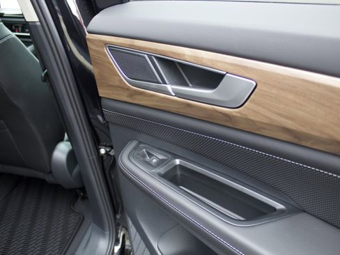 New 2026 Volkswagen Atlas SE image 30