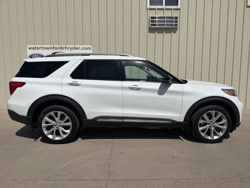 Certified 2023 Ford Explorer Platinum w/ Technology Package AWD/4WD image 1