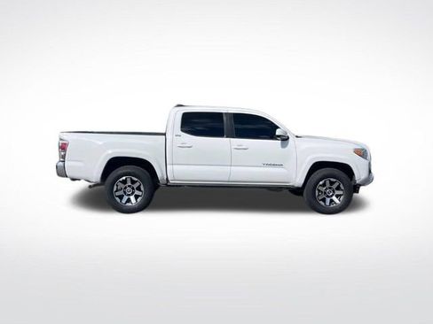 Used 2022 Toyota Tacoma SR5 image 3