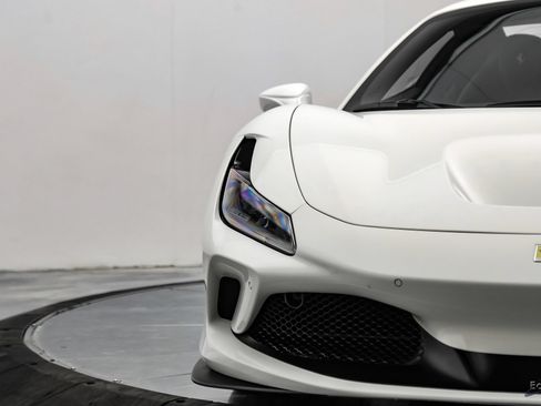 Used 2022 Ferrari F8 Tributo RWD image 40