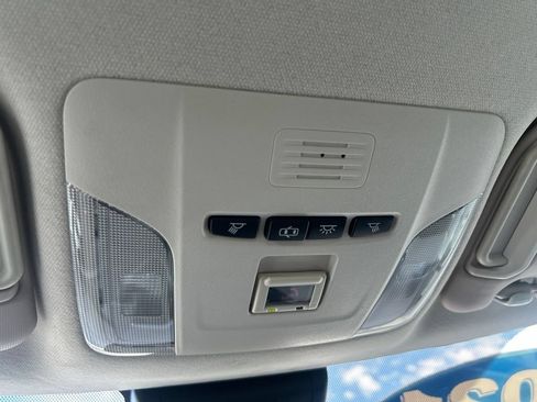 Used 2021 Toyota Corolla LE w/ Carpet Mat Package (TMS) FWD image 27