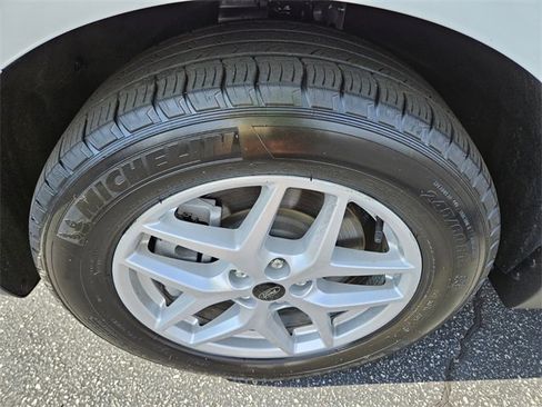 Used 2024 Ford Edge SEL image 19