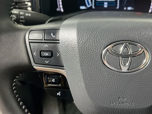 Used 2026 Toyota Camry SE FWD image 18
