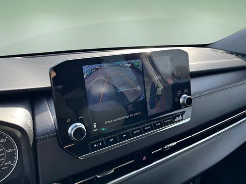 Used 2023 Mitsubishi Outlander SE image 19