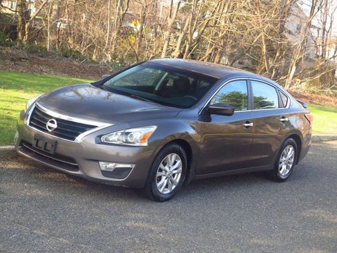 Used 2014 Nissan Altima 2.5 S w/ Sport Value Package image 26