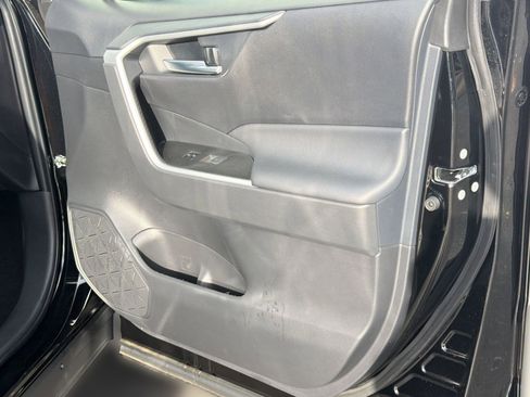 Used 2025 Toyota RAV4 XLE w/ Convenience Package FWD image 31