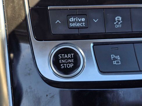 Used 2024 Audi Q7 3.0T Premium Plus image 36