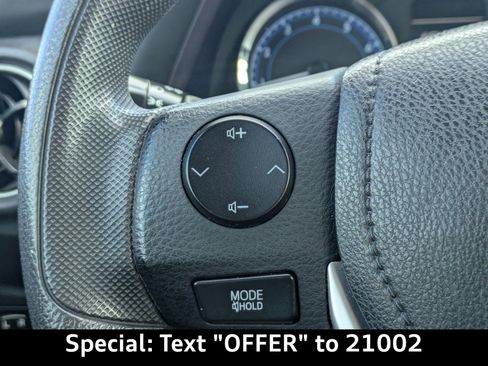 Used 2018 Toyota Corolla LE FWD image 24