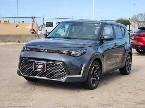 Used 2024 Kia Soul EX image 11