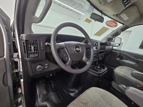 Used 2024 Chevrolet Express 2500 w/ Driver Convenience Package RWD image 12