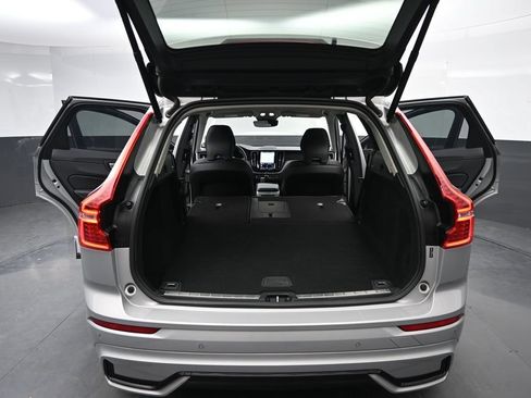Used 2025 Volvo XC60 B5 Plus AWD/4WD image 10