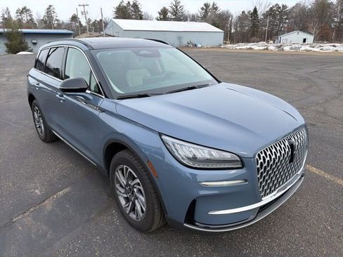 Used 2025 Lincoln Corsair AWD w/ Equipment Group 101A image 7