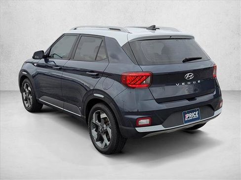 Used 2020 Hyundai Venue image 7