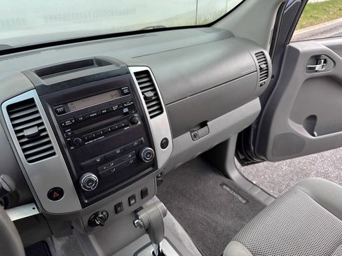 Used 2011 Nissan Frontier SV w/ SV Premium Utility Pkg image 22