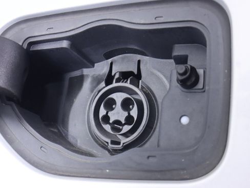Used 2023 Jeep Grand Cherokee 4WD 4xe w/ Luxury Tech Group II image 44