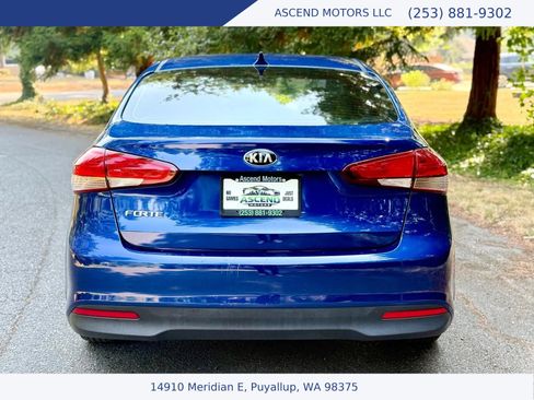 Used 2017 Kia Forte LX FWD image 4