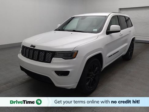 Used 2022 Jeep Grand Cherokee Laredo X image 1