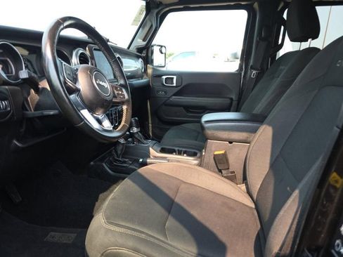 Used 2020 Jeep Gladiator Overland AWD/4WD image 4