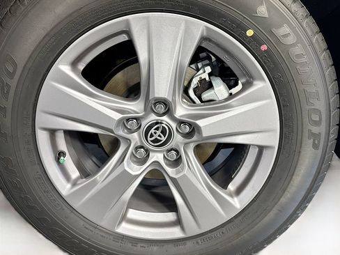 New 2025 Toyota RAV4 XLE image 29