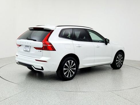 Certified 2025 Volvo XC60 B5 Plus image 5