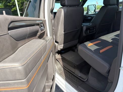 Used 2025 GMC Sierra 2500 AT4 AWD/4WD image 13