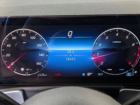 Used 2024 Mercedes-Benz GLB 250 image 11