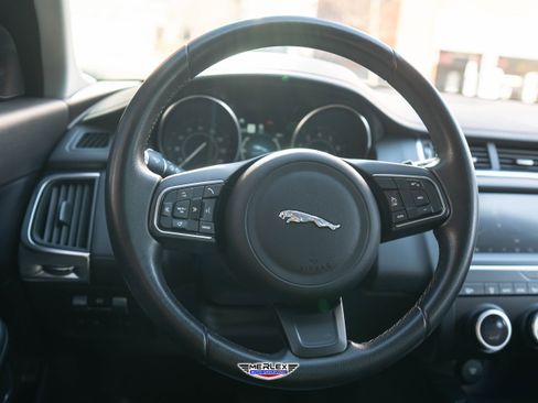 Used 2020 Jaguar E-PACE SE image 23