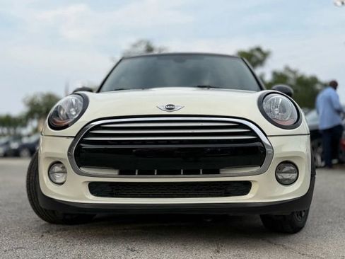 Used 2017 MINI Cooper 2-Door Hardtop image 9