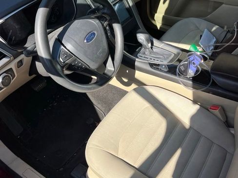 Used 2014 Ford Fusion SE FWD image 6