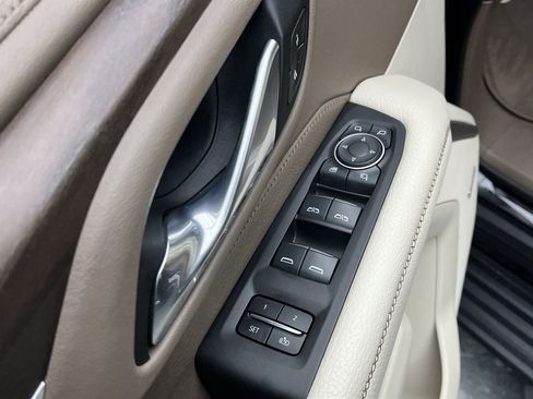 Used 2021 GMC Yukon XL Denali w/ Denali Premium Package image 10