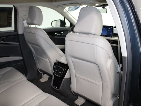 Used 2023 Lincoln Nautilus AWD w/ Premium Package image 32