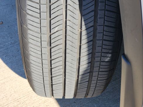 Used 2025 Toyota Highlander Platinum image 11