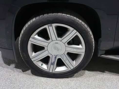Used 2018 Cadillac Escalade ESV Premium Luxury AWD/4WD image 8