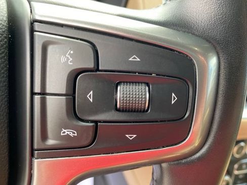 Used 2023 Chevrolet Suburban Premier AWD/4WD image 25