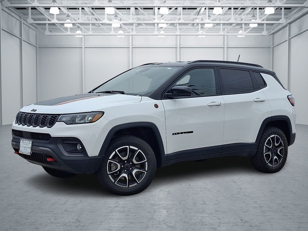 Used 2025 Jeep Compass Trailhawk AWD/4WD image 1