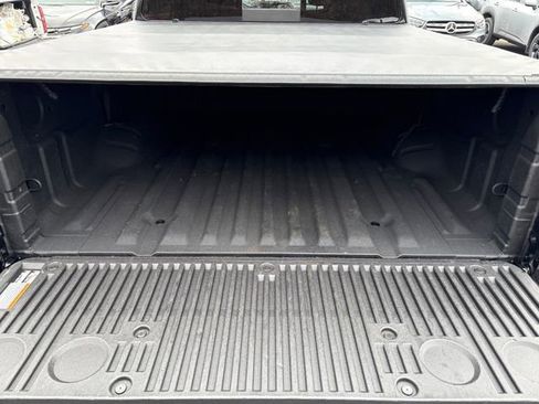 Used 2020 Nissan Titan PRO-4X image 9