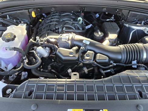 New 2025 Jeep Grand Cherokee L Limited w/ Black Appearance Package image 30